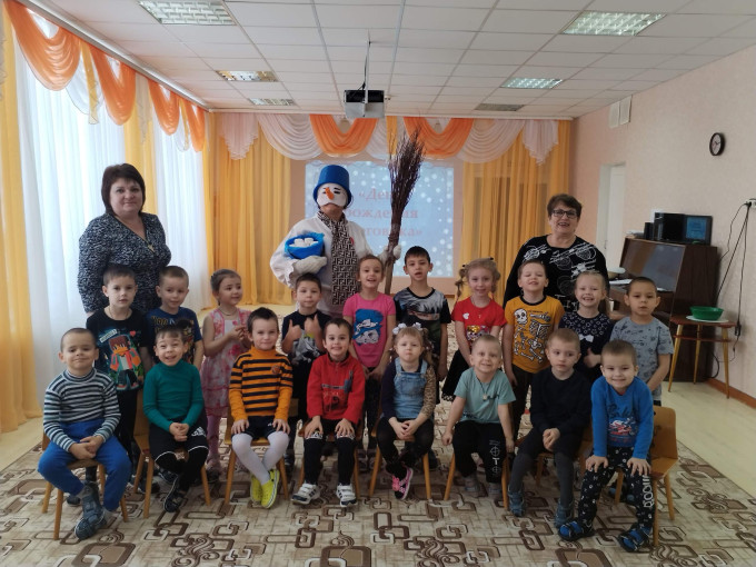 Развлечение "День рождения снеговика". Развлечение "День рождения снеговика".